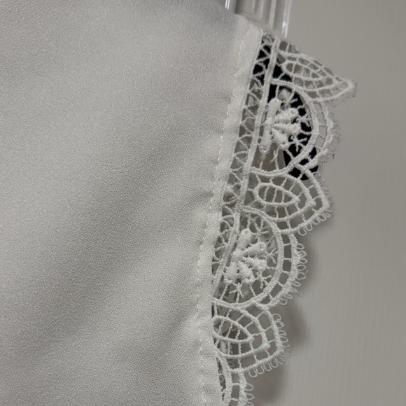 Elegant White Lace Trim Women's Top - Picture 3 of 3